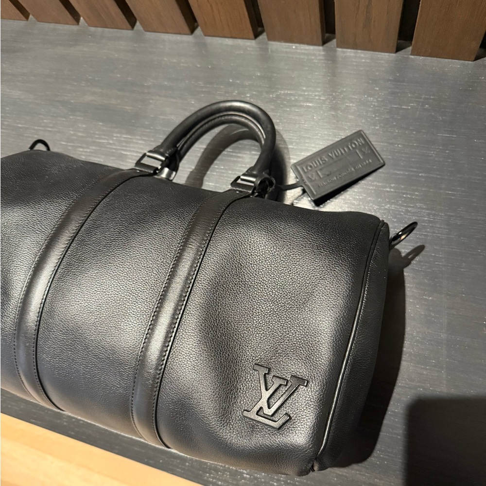 Louis Vuitton Keepall Bandoulière 45 – Aerogram Black Leather - Picture 6 of 11